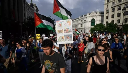 Madrid’de binlerce kişi Gazze için yürüdü