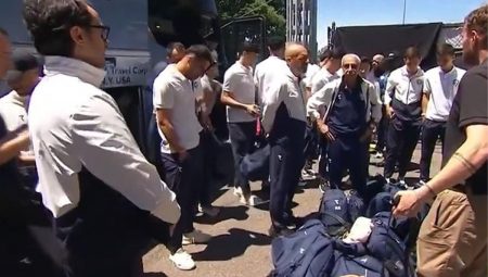 Dünya Kupası öncesi konut sahibi ABD’den skandal karşılama: Futbolcuları narkotik köpekleri ile aradılar